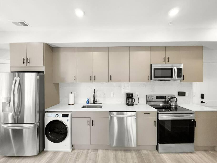 Classy Capitol Hill Apt, Steps From Dc Attraction Holiday home *